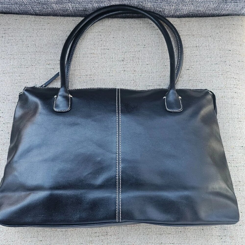 Avenue Women Handbag Black Leather Shoulder Bag Zipper Closure Bag Brand: Avenu
